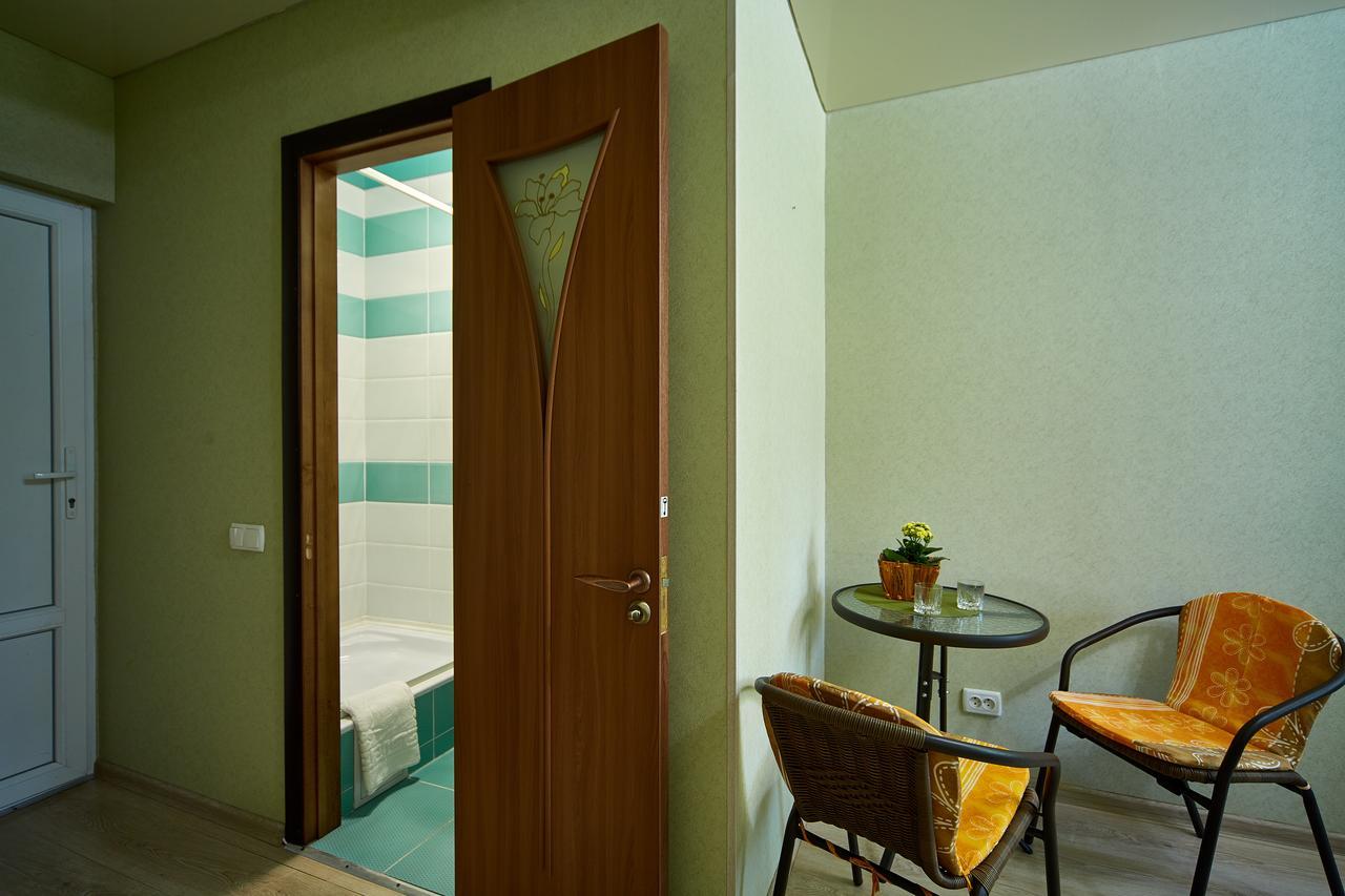 Hotel Domashniy Kamianets-Podilskyi Exterior foto